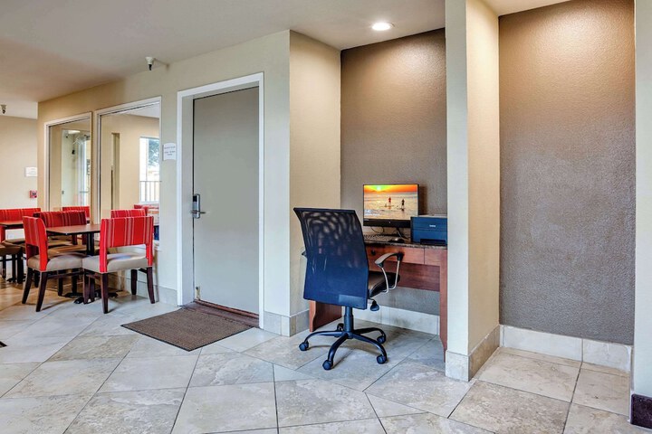 Business Center 42 of 42
