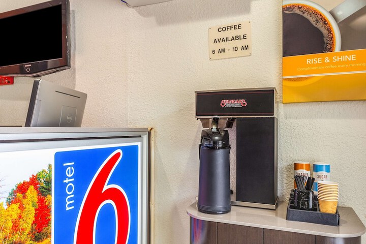 Motel 6 Huntington WV