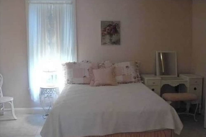 Room 15 of 32