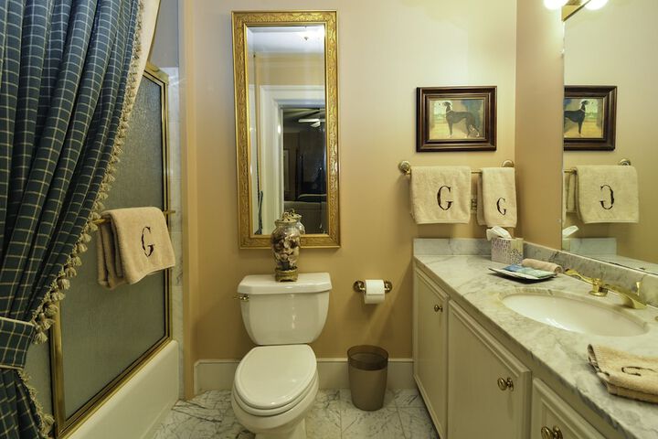 Room 9 of 21