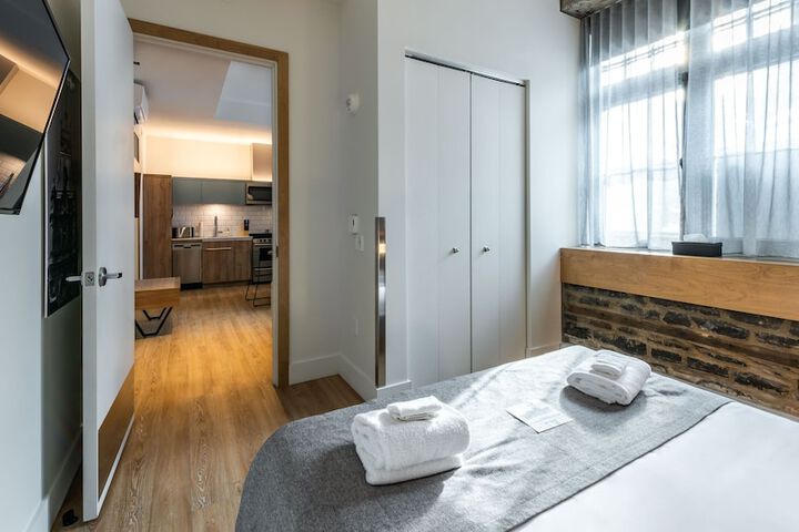 Room 72 of 91