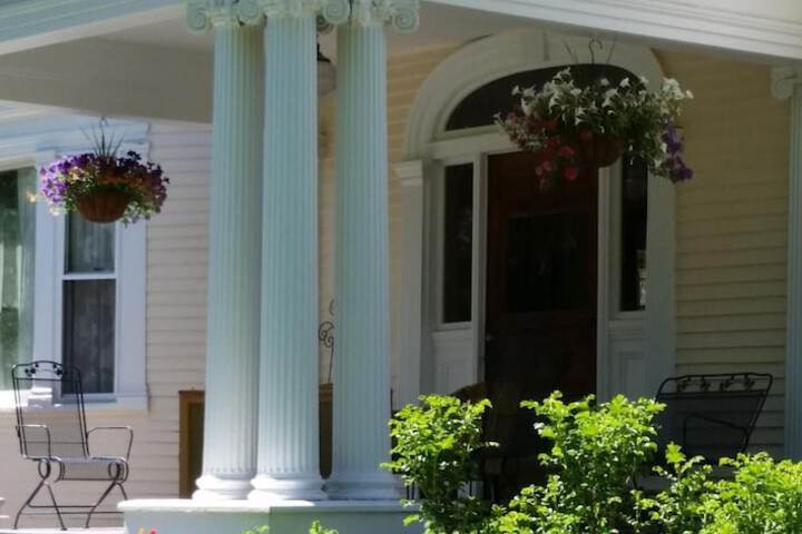 Hillholm Estate