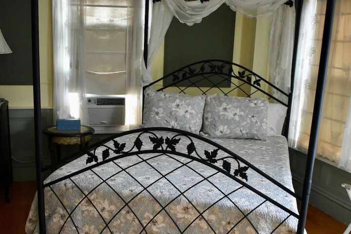 Room 54 of 64