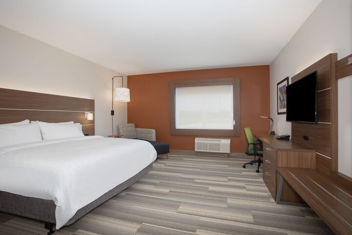 Room 32 of 74