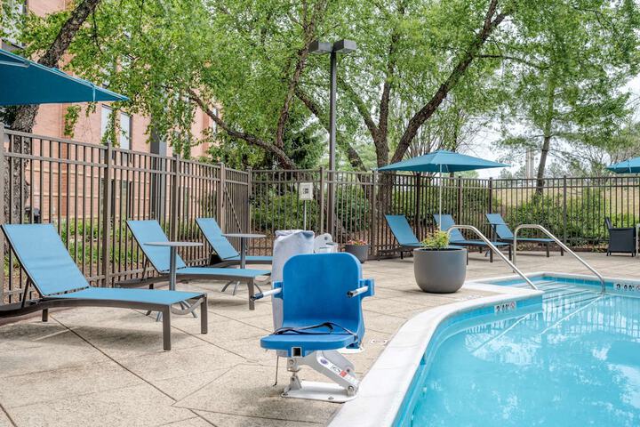 Pool 10 of 68