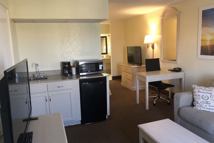 Room 11 of 40
