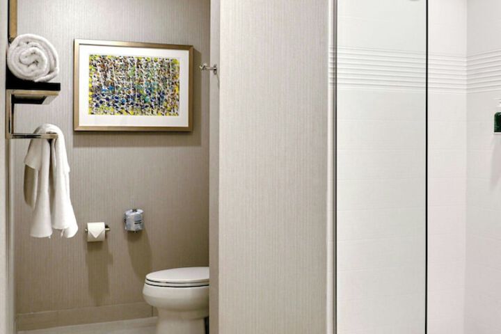 Room 50 of 63