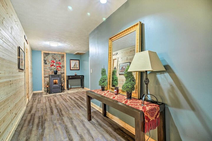 Berkeley Springs Vacation Home w / Fire Pit!