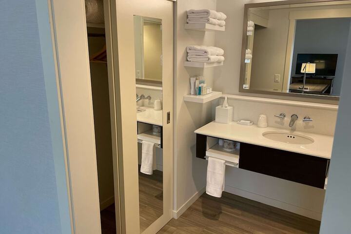 Room 15 of 43
