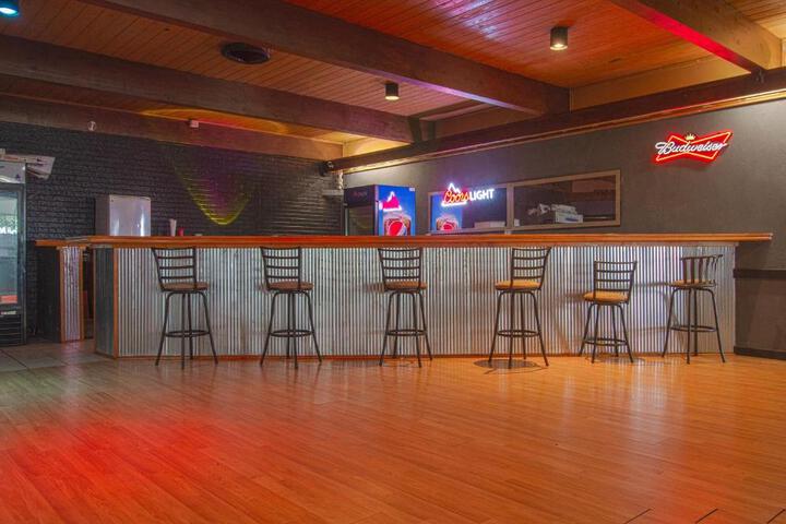 American Best Inn by OYO I-35 Perry near Lake McMurtry