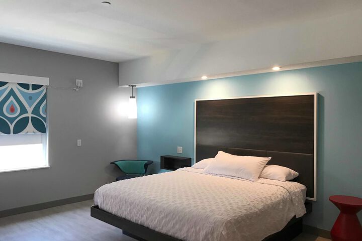 Room 35 of 65