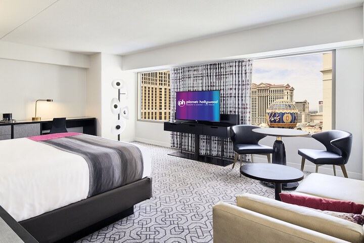 Room 32 of 74