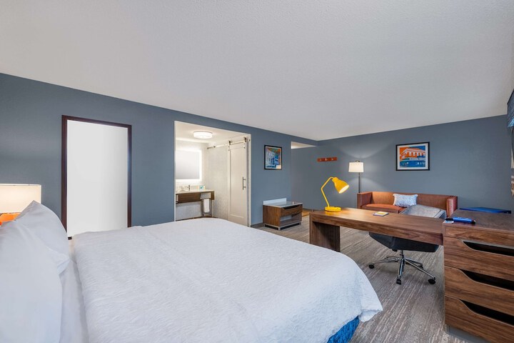 Room 21 of 40