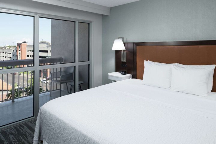Hampton Inn & Suites Memphis-Beale Street
