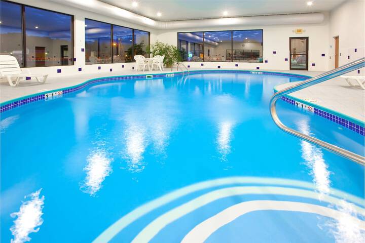 Holiday Inn Express Hotel & Suites ELKINS by IHG