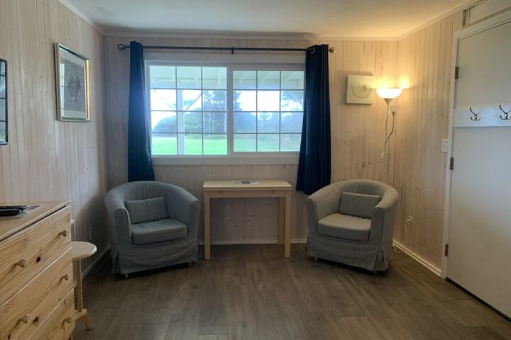 Tillicum Beach Motel (Deanes Oceanfront Lodge)