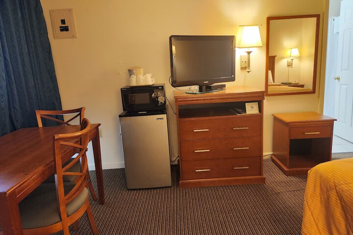 Room 10 of 56