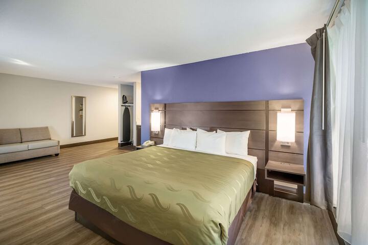 Room 18 of 33