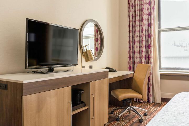 Room 14 of 35