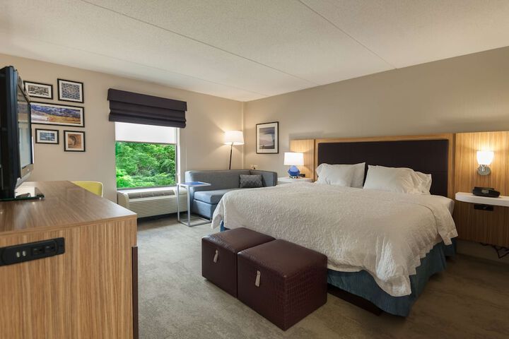 Room 27 of 52
