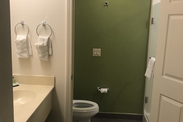 Room 40 of 86
