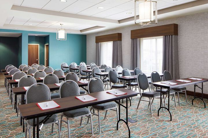 Hampton Inn & Suites Chicago Waukegan