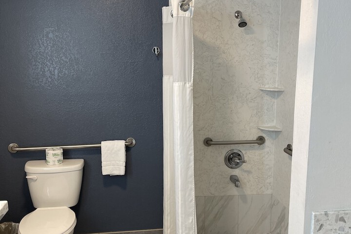 Room 30 of 99