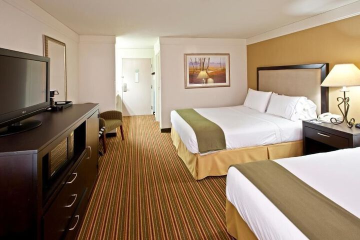 Room 16 of 32