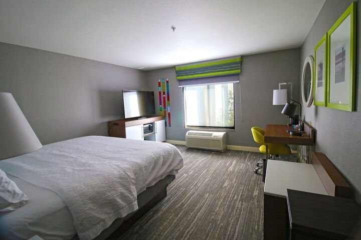 Room 21 of 34