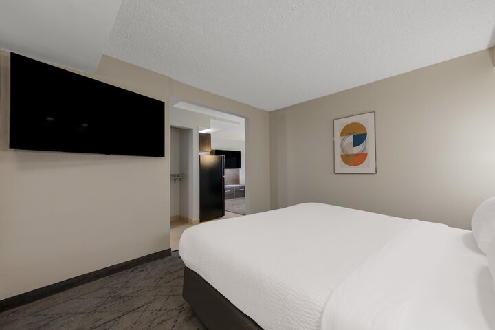Holiday Inn Express Hampton - Coliseum Central by IHG
