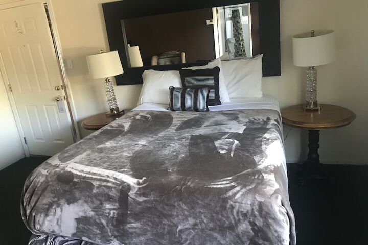 Room 35 of 70