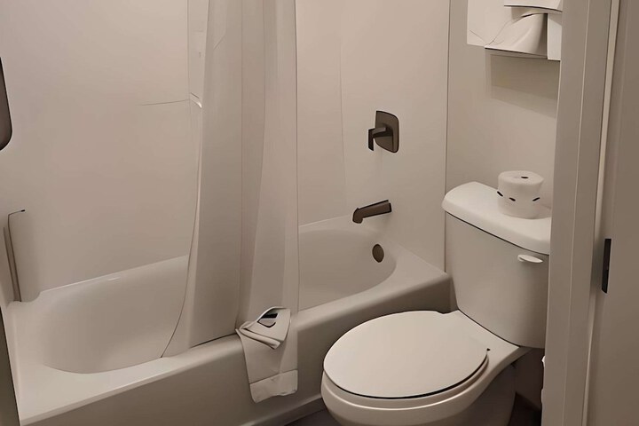 Room 10 of 15