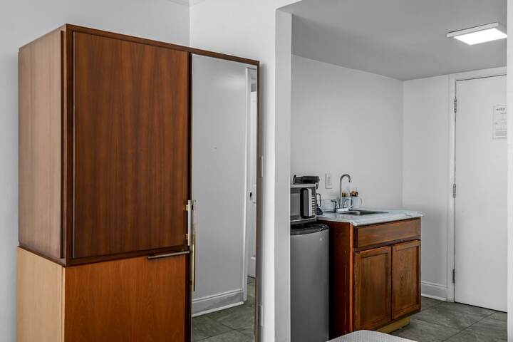 Room 29 of 77
