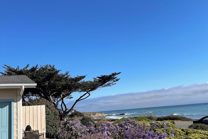 Cambria Landing Inn & Suites