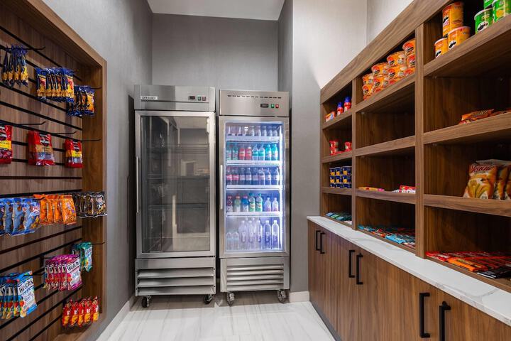 La Quinta Inn & Suites by Wyndham Athens I-65