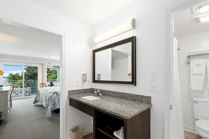 Ocracoke Harbor Inn