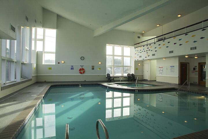 Hallmark Resort - Newport