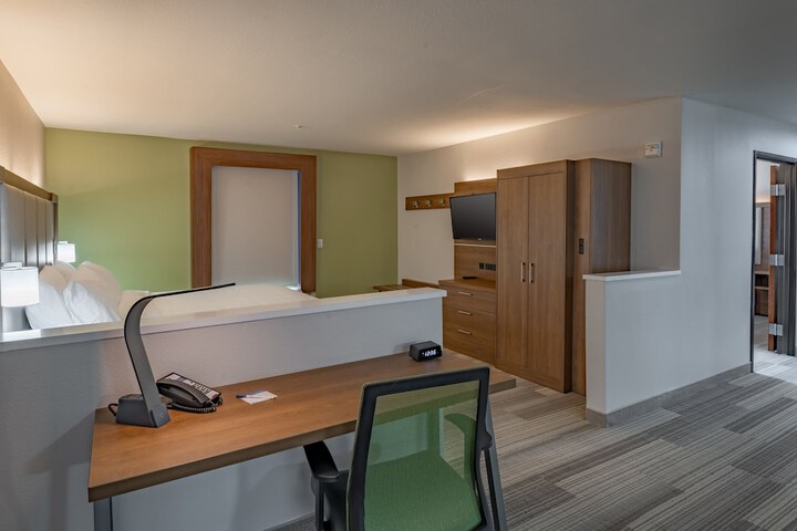 Room 30 of 64