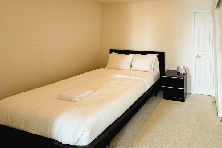 RivetStays - The Fly Luxury Suites