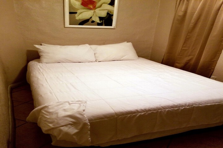 Monterey Inn Hotel