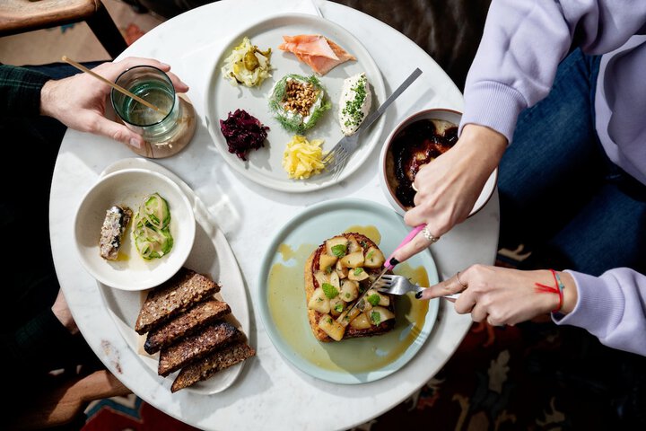 Dining 49 of 59