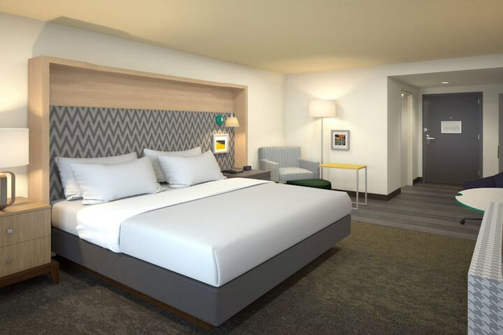 Room 10 of 25