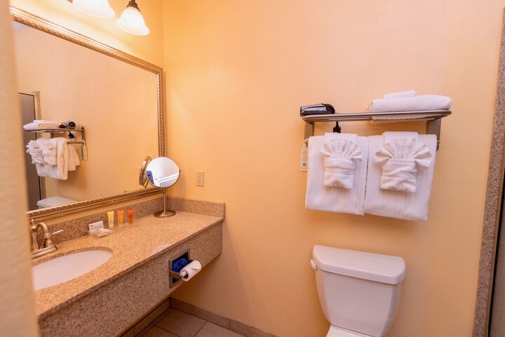 Room 18 of 33