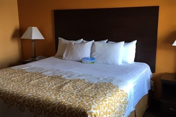 Room 52 of 65