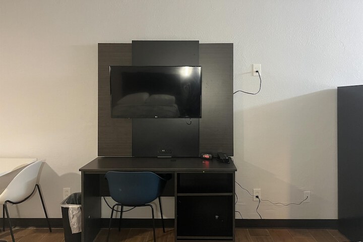 Studio 6 Suites Hurricane Wv
