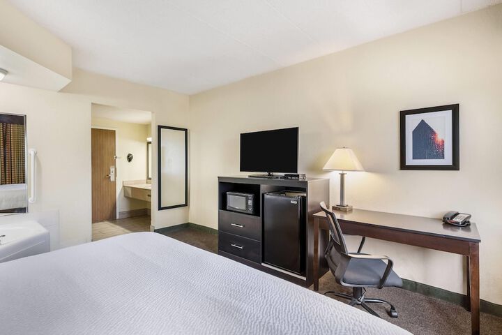 Baymont by Wyndham Janesville
