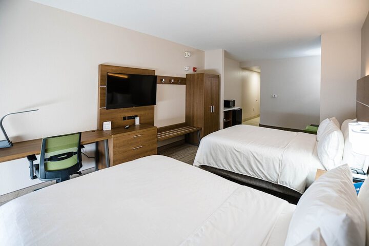 Room 44 of 76