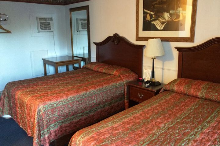 Room 8 of 19