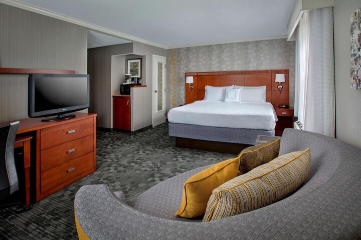 Room 15 of 24