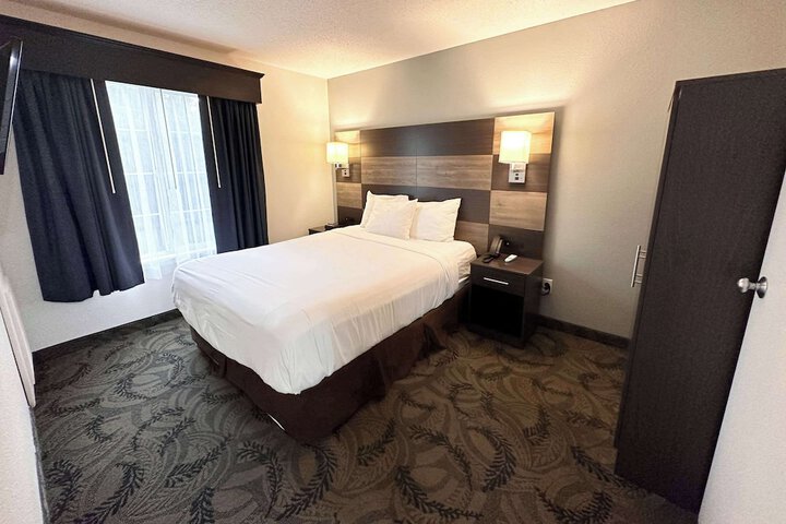 Room 53 of 109